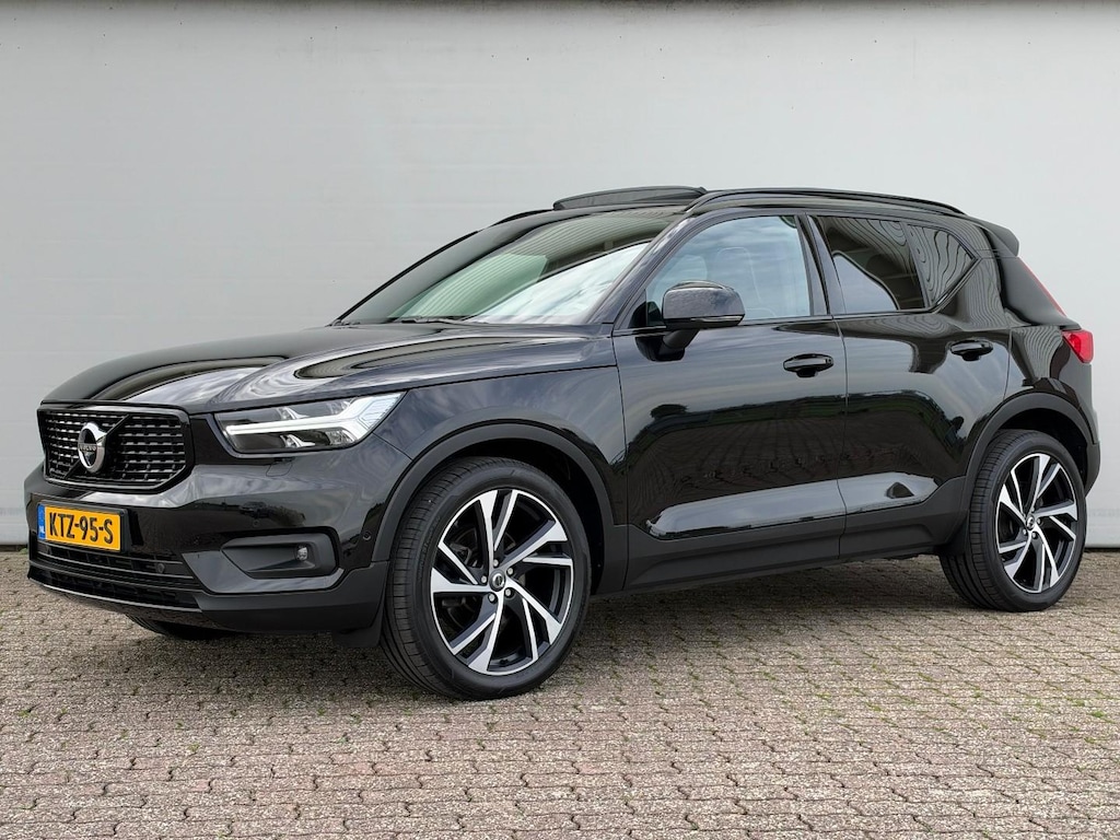 Volvo XC40 T5 AWD | R-Design | Panoramadak | Trekhaak | Nieuwstaat!