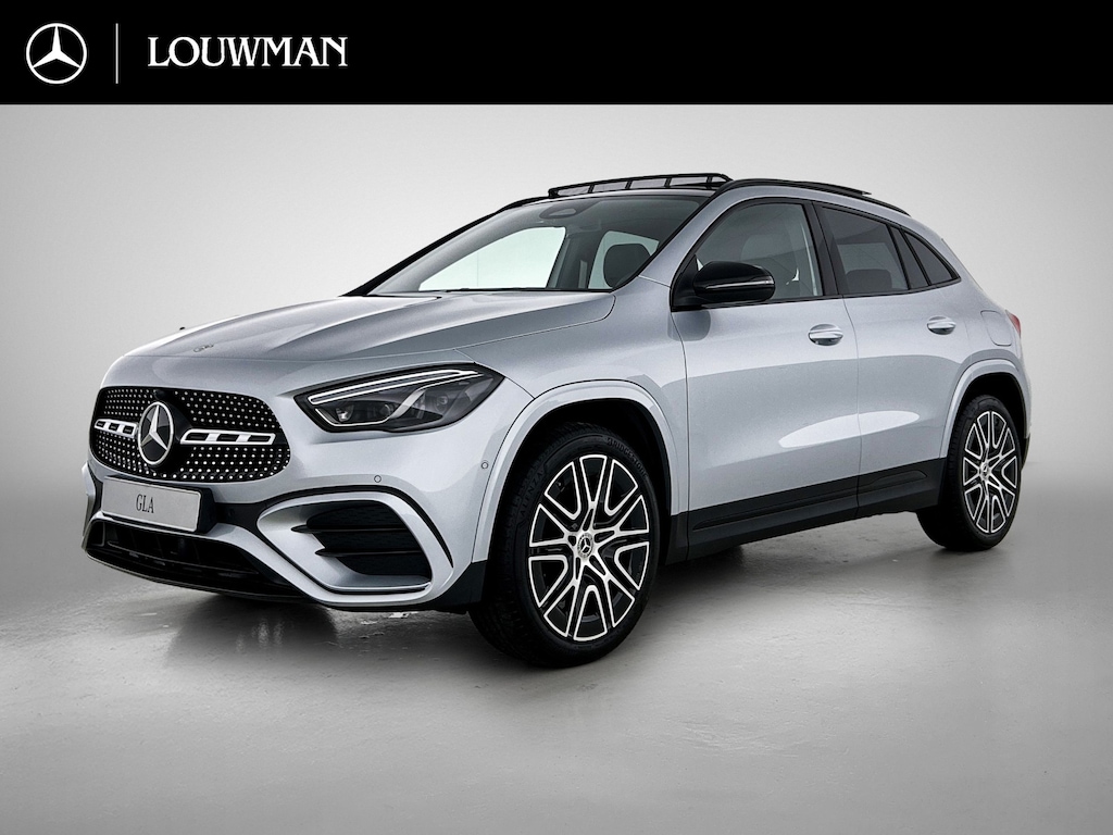 Mercedes-Benz GLA 250 e 140 Year Edition | Plus pakket | Nightpakket | Parkeerpakket | Trekhaak | Panoramaschuifdak | 20” tien-dubbelspaaks AMG velgen | Warmtewerend, donkergetint glas |