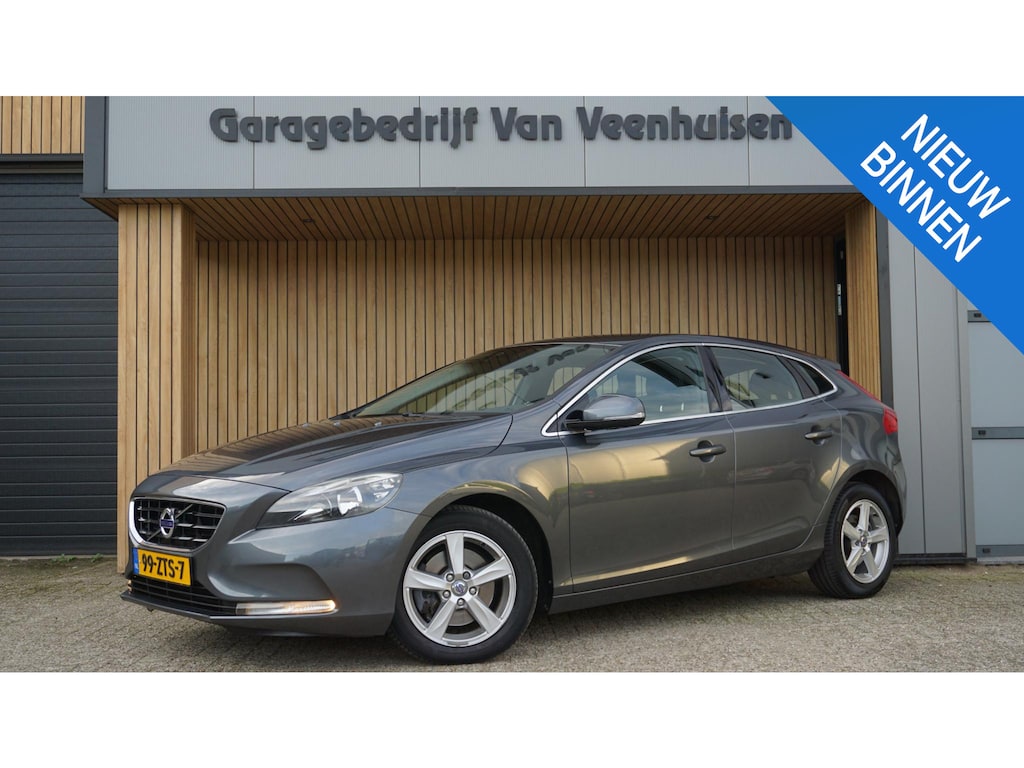 Volvo V40 1.6 T3 150pk Momentum Navi Virtual Cockpit 16inch LM Cruise Control *NL auto* Dealer o.h.