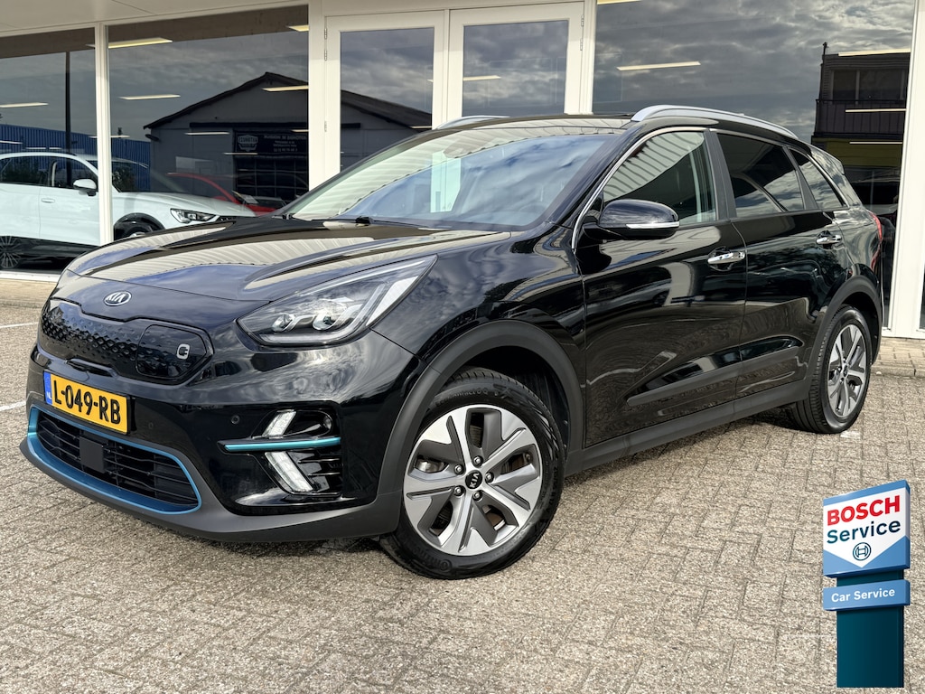 Kia Niro EV e-Niro DynamicPlusLine 64 kWh | Schuif-kanteldak | SOH 99% | Keyless | Adapt. Cruise | Apple/Android | Stuur- en stoelverwarming
