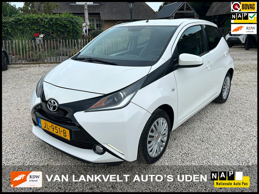 Toyota Aygo 1.0 VVT-i x-play Airco, Bleutoot multi media