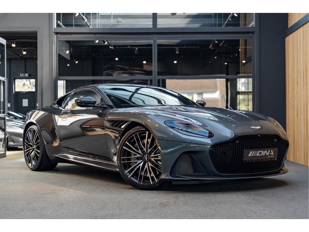 Aston Martin DBS 5.2 V12 Superleggera Carbon