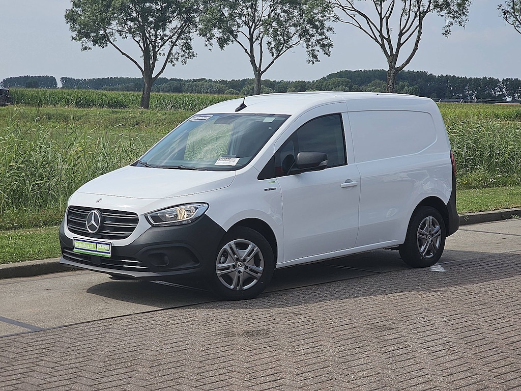 Mercedes-Benz eCitan 51kWh L1H1 Cruise control, Airco, Pdc, Carplay, Navi, Camera, Climate control, 51kWh, 290Km WLTP, Camera, 75kw-Snelladen, 3-Zits, Mbux, Trekhaak