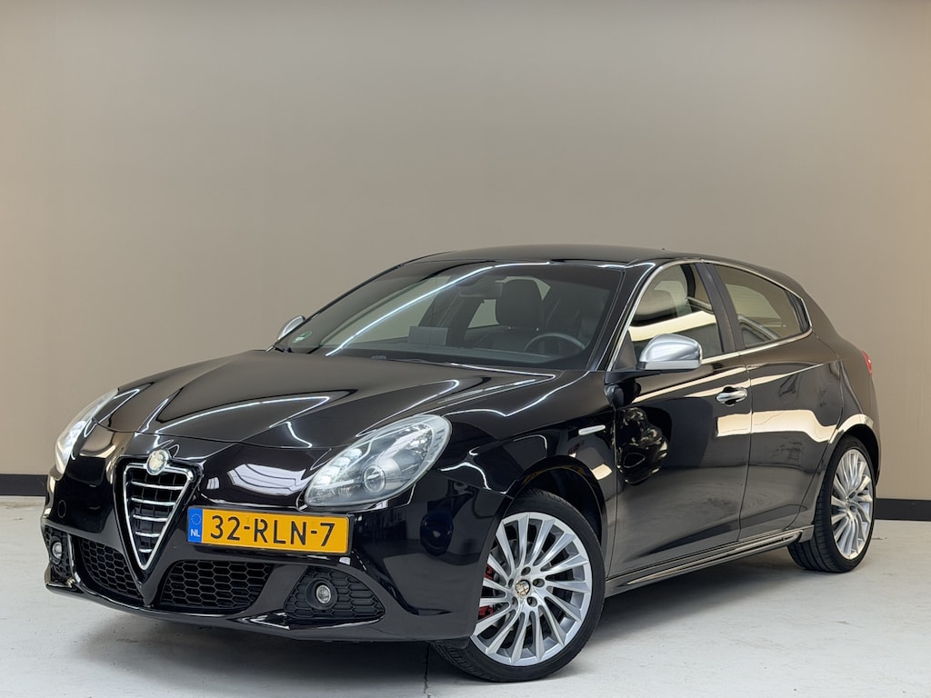 Alfa Romeo Giulietta 1.4 T Distinctive, 170Pk, 2011, Volledig leder, Origineel Nederlands, Trekhaak, Climate control, Cruise control, Parkeersensoren, navigatie, DB riem vv. in 2024,