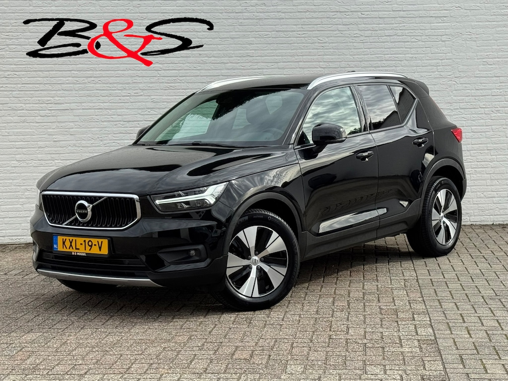 Volvo XC40 1.5 T2 Momentum Core Achteruitrijcamera Carplay Adaptive Cruise Climate Control Stoel en Stuurverwarming