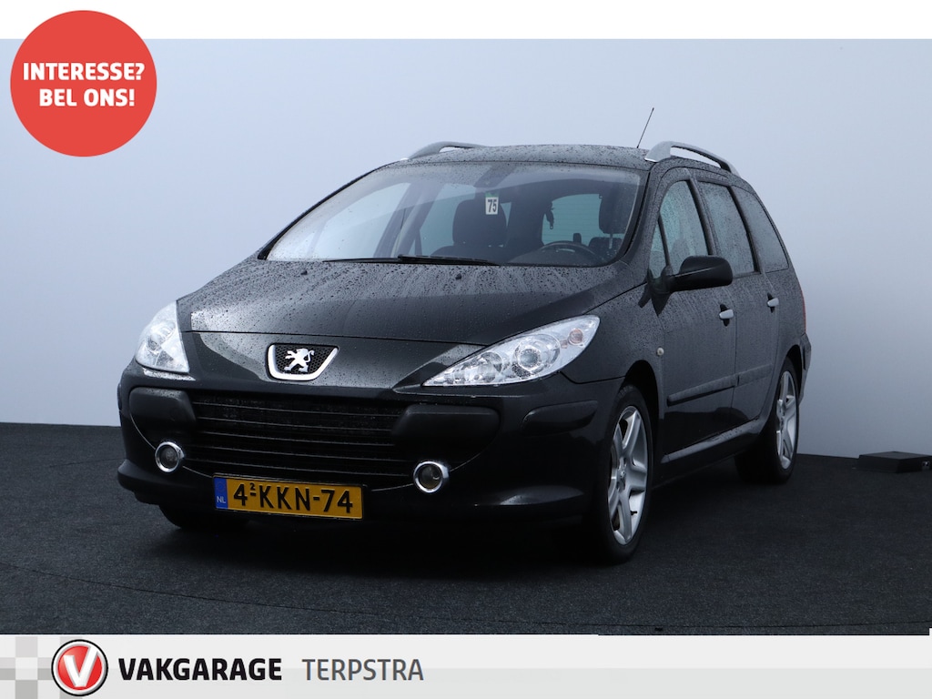 Peugeot 307 SW 2.0-16V Pack/ D-Riem verv: 186.000 KM!/ 7-PERSOONS!/ 17'' LMV/ Trekhaak/ Panorama-Dak/ 17'' LMV/ Clima/ Cruise/ Elek. pakket/ Radio-CD/ Extra getint glas/ Mistl./ PDC/ Armsteun/ LEDER. Stuur.