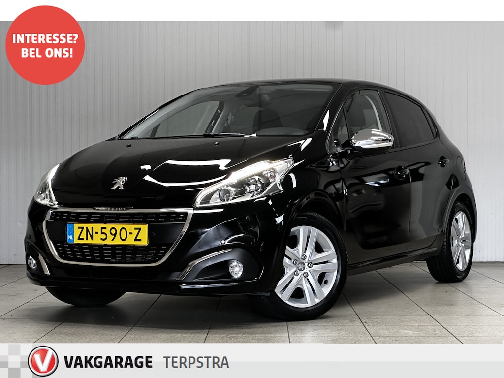 Peugeot 208 1.2 PureTech Signature/ D-Riem verv: 71.000 KM!/ Apple + Android/ Navi/ Airco/ Cruise/ DAB+/ Elek. pakket/ Isofix/ Bluetooth/ Armsteun/ Multi. LEDER. Stuur/ Mistl./ PDC/ LED Dagrijverl.