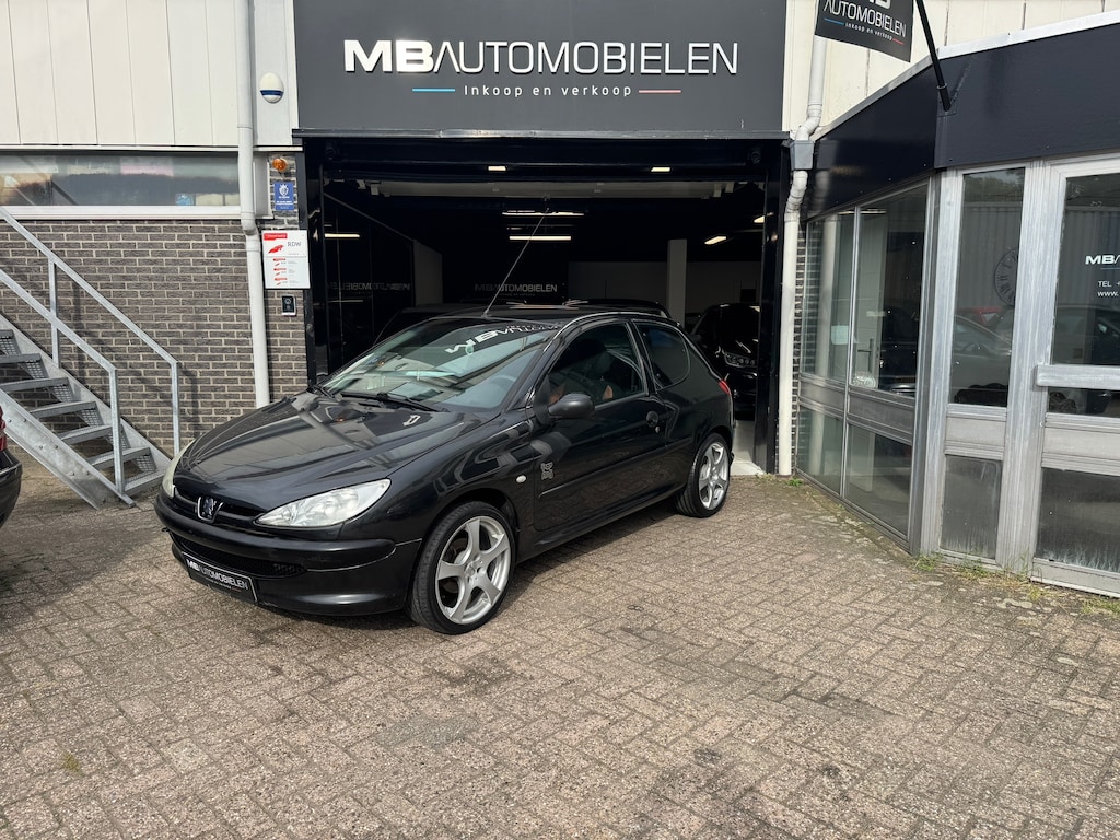 Peugeot 206 1.1 Pop' Art/sport velgen/Apk 07-2027/Zwart/sport Uitvoering!