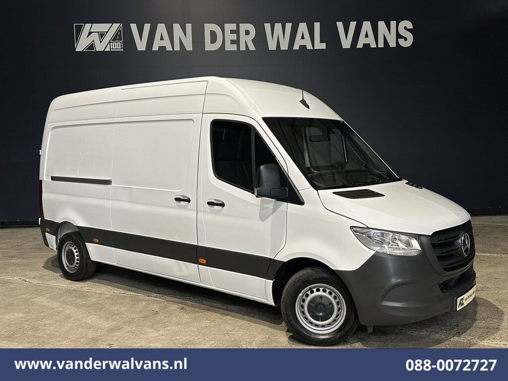 Mercedes-Benz Sprinter 211 CDI 115pk L2H2 Euro6 Airco | Camera | Trekhaak Bijrijdersbank