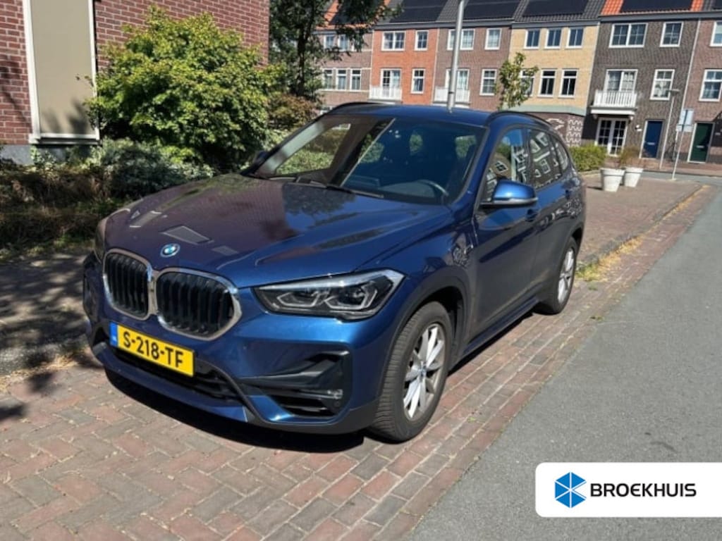 BMW X1 xDrive25e High Executive l Slechts 41 dkm! l Leder l Stoelverwarming l Full Map Navigatie l Parkeersensoren l BMW Full LED l