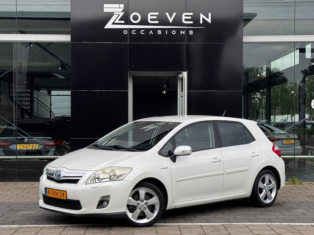 Toyota Auris 1.8 Full Hybrid Dynamic