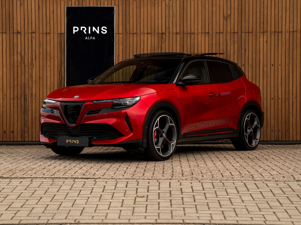 Alfa Romeo Junior Elettrica Veloce 54 kWh | Corsa stoelen | Pano-dak | Techno Pack | Sport Pack