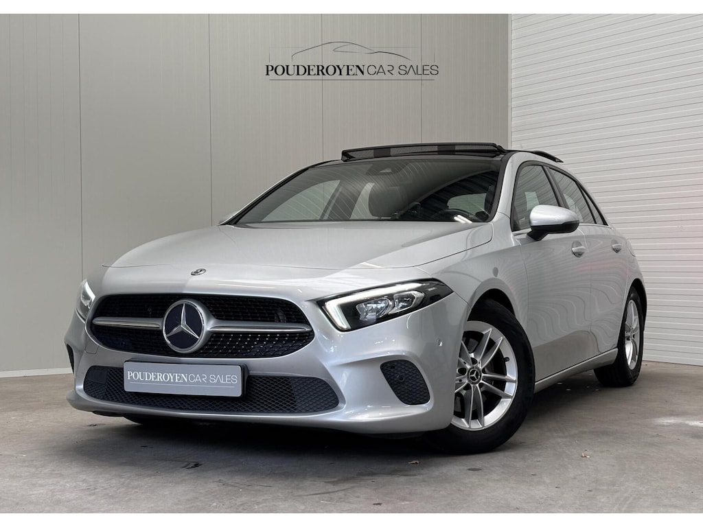 Mercedes-Benz A-klasse 200 Premium / PANO / NL Auto / DealerOH / Camera / Navi / StoelVW / Keurige staat!
