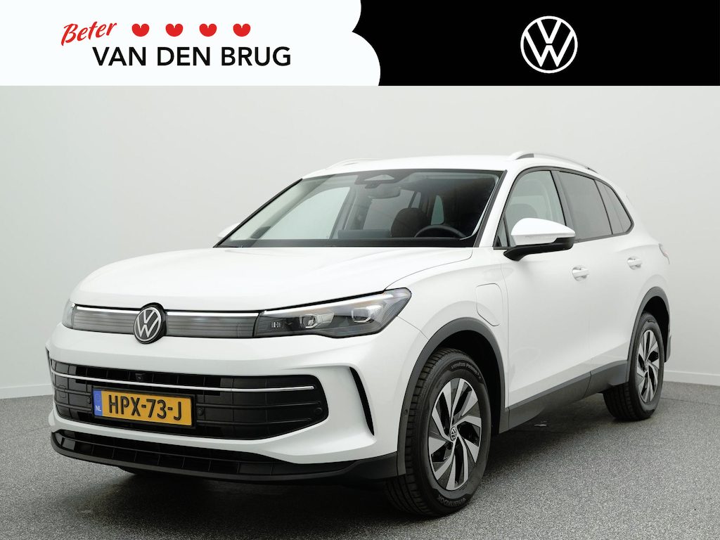 Volkswagen Tiguan 1.5 eHybrid 204 PK Life Edition | Stuur & Stoelverwarming | 360 Camera | Trekhaak | Adaptieve Cruise | Head-Up Display | Side Assist |