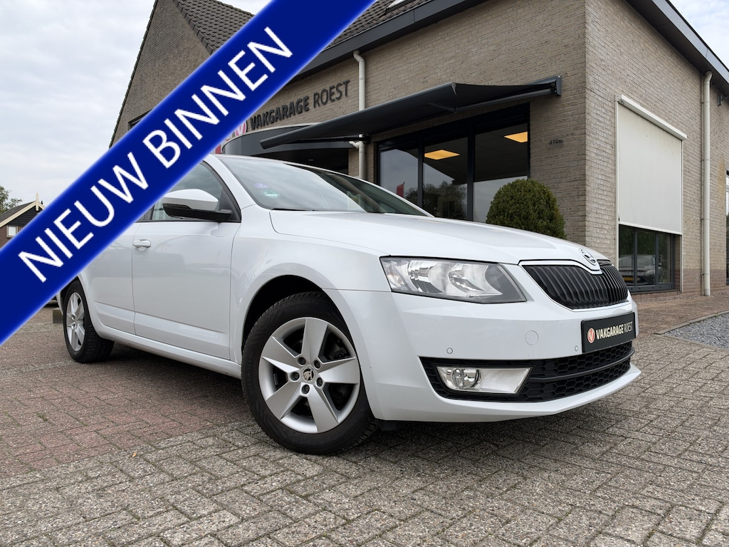 Skoda Octavia Combi 1.4 TSI Ambition Business Trekhaak / Navigatie / All-Seasons