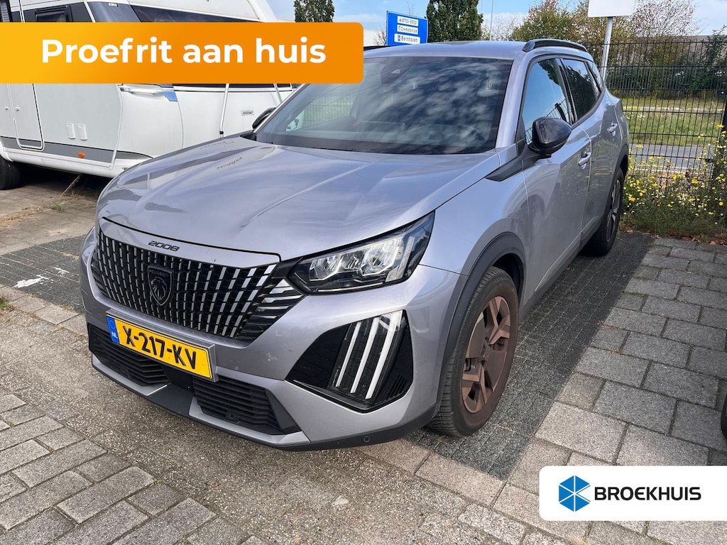 Peugeot 2008 1.2 PureTech 130 Allure Leder/Stof | Digitaal Dashboard | Parkeersensoren Voor + Achter | Carplay | Climate | Cruise | 17" Lichtmetaal | Airco (automatisch) | Apple Carplay/Android Auto|telefoonintegratie premium | Centrale deurvergrendeling met afstandsbediening