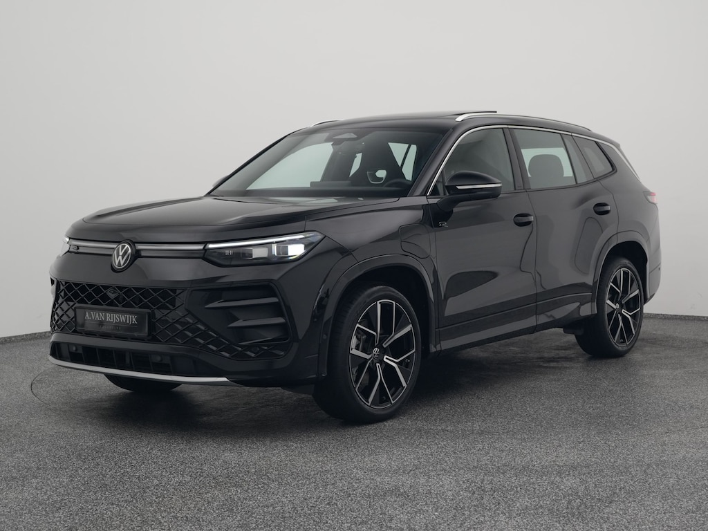 Volkswagen Tayron 1.5 eHybrid 272 PK R-Line | 5 JAAR GARANTIE | PANO | 360° | ADAPTIVE | HUD | STOEL- EN STUURVERW. | TREKHAAK