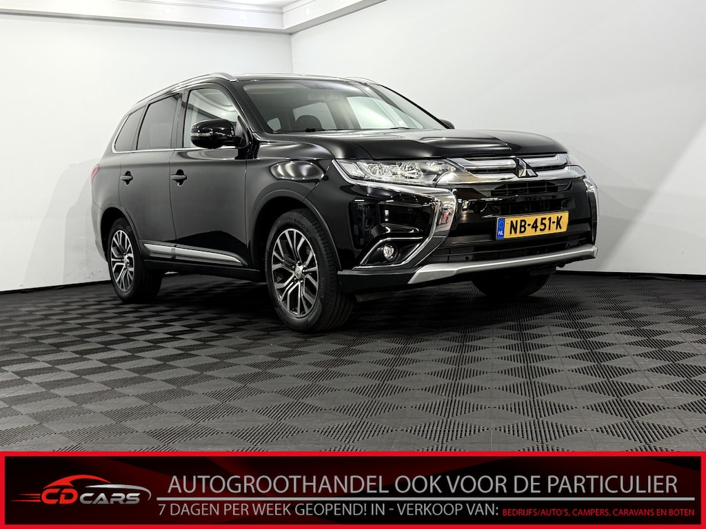 Mitsubishi Outlander 2.0 Executive Edition 7P Camera, Clima, Cruise control, Keyless start, A start stop, Lichtmetalen velgen, Stoelverwarming/Koeling