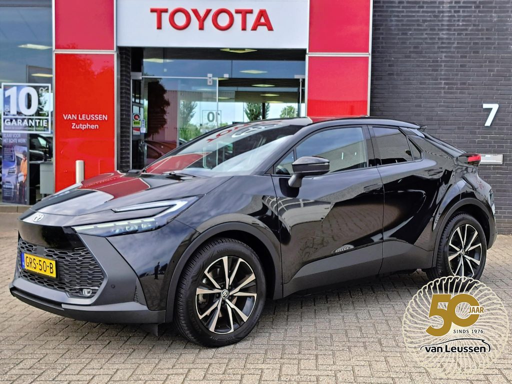 Toyota C-HR / C-HR+ 2.0 Plug-in Hybrid 220 First Edition STOEL & STUURVERWARMING DIGITALE TELLERS ELEK. ACHTERKLEP