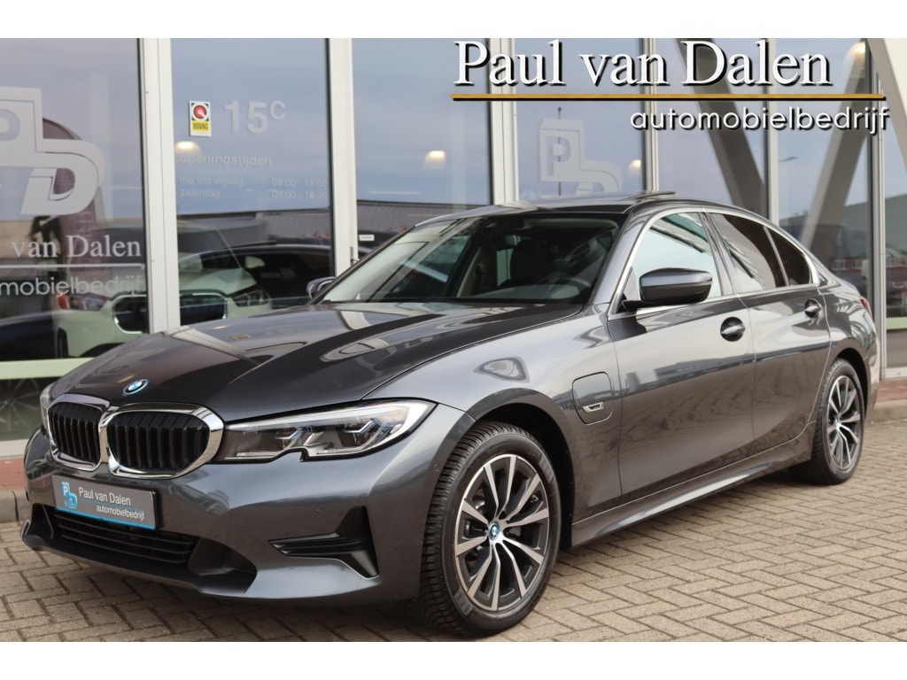 BMW 3-Serie (g20) 320e 204PK ADVANCE Panodak | SOH 97% | Laser Light | HiFi | Live Cockpit | Camera | Dab | 17 Inch Lm |