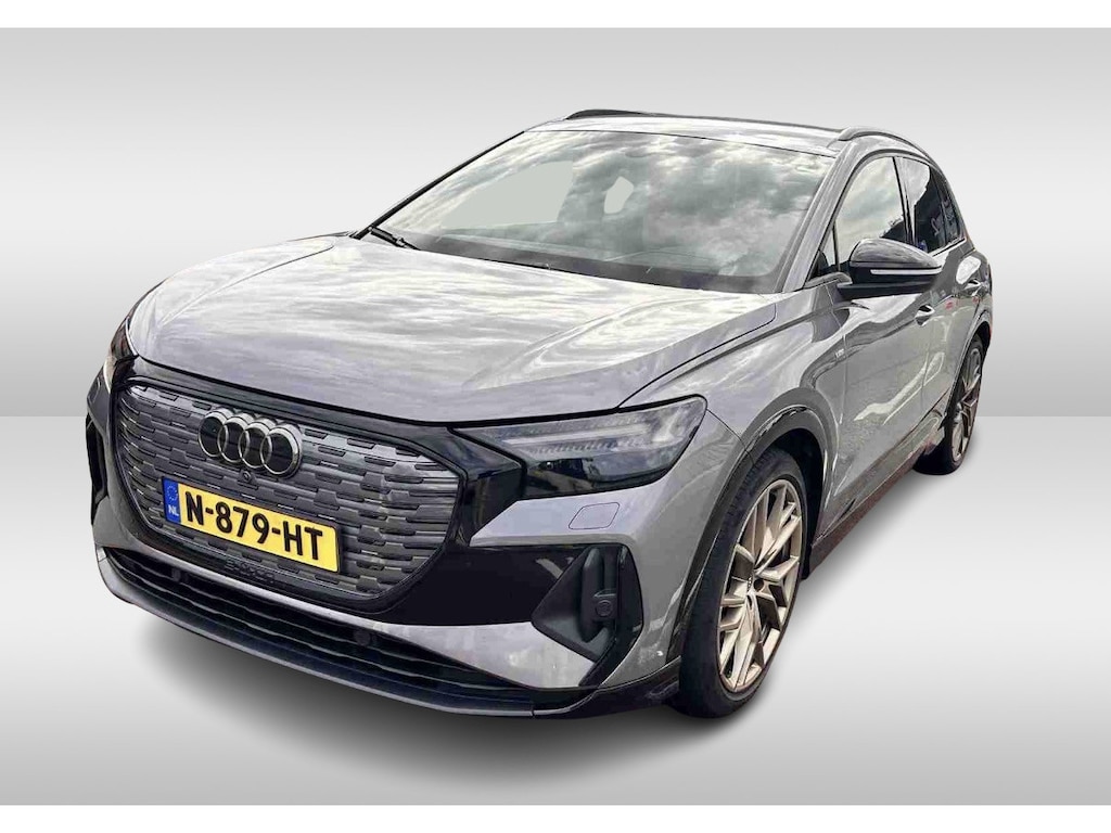 Audi Q4 e-tron 50 quattro Launch edition S Competition 77 kWh / 360Camera / Head-up / Leder / Matrix LED / Warmtepomp / 21'' / CarPlay / Keyless / Sonos / Stoelverwarming / Dodehoek / DAB / ACC