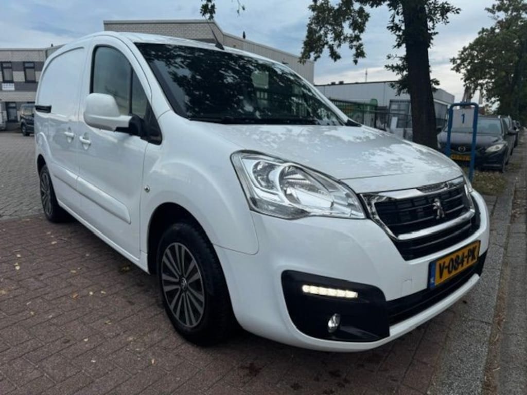 Peugeot Partner 1.6 BlueHDi 100pk Premium Pack Euro6 155.000km Airco,Navigatie,Schuifdeur