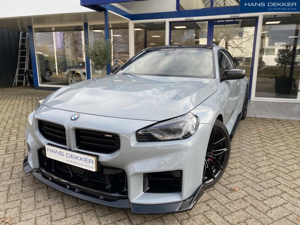 BMW M2 Akrapovic / Carbon /H&K /Head-Up/ M-Zetels+Memo/ 19-Inch/ Led