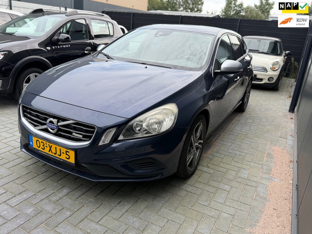 Volvo V60 1.6 T3 R-Design|Engine smoke|Lees tekst|