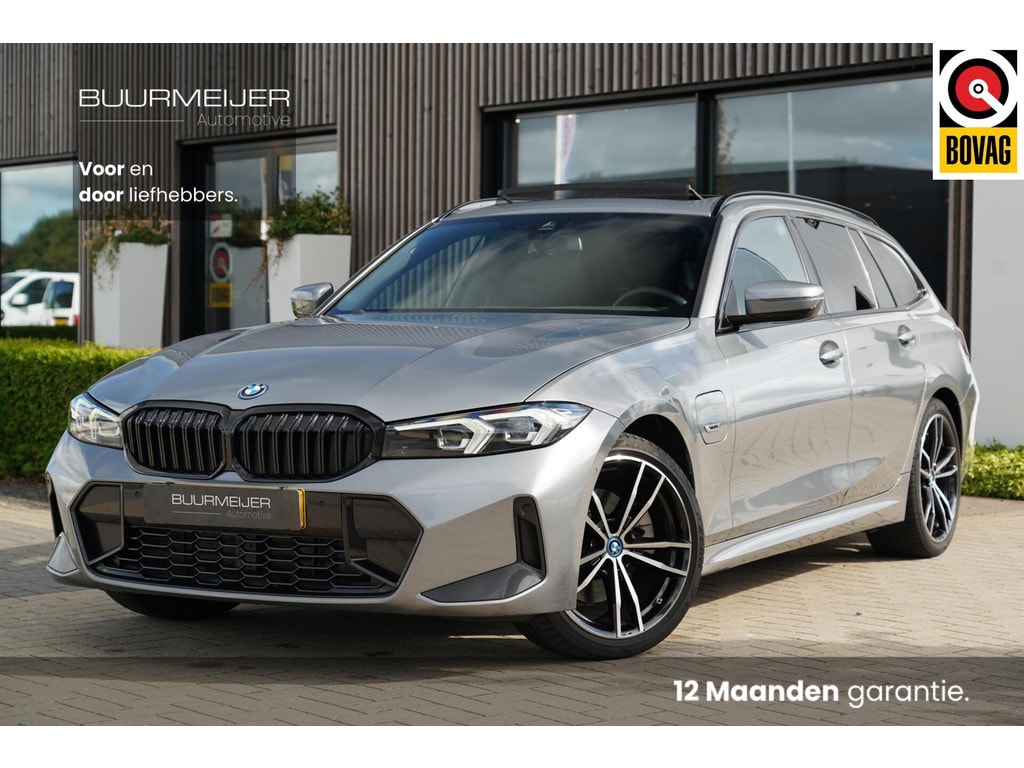 BMW 3-Serie Touring 320e M Sport | SOH 95% | Shadow Line | Sfeerverlichting | Dealer onderhouden | Trekhaak | Panoramisch schuif/kanteldak |