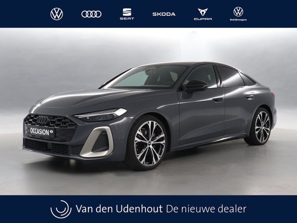 Audi A5 Limousine 2.0 TFSI 150pk Edition one / Passenger Display / Stoelverwarming / 360 Camera