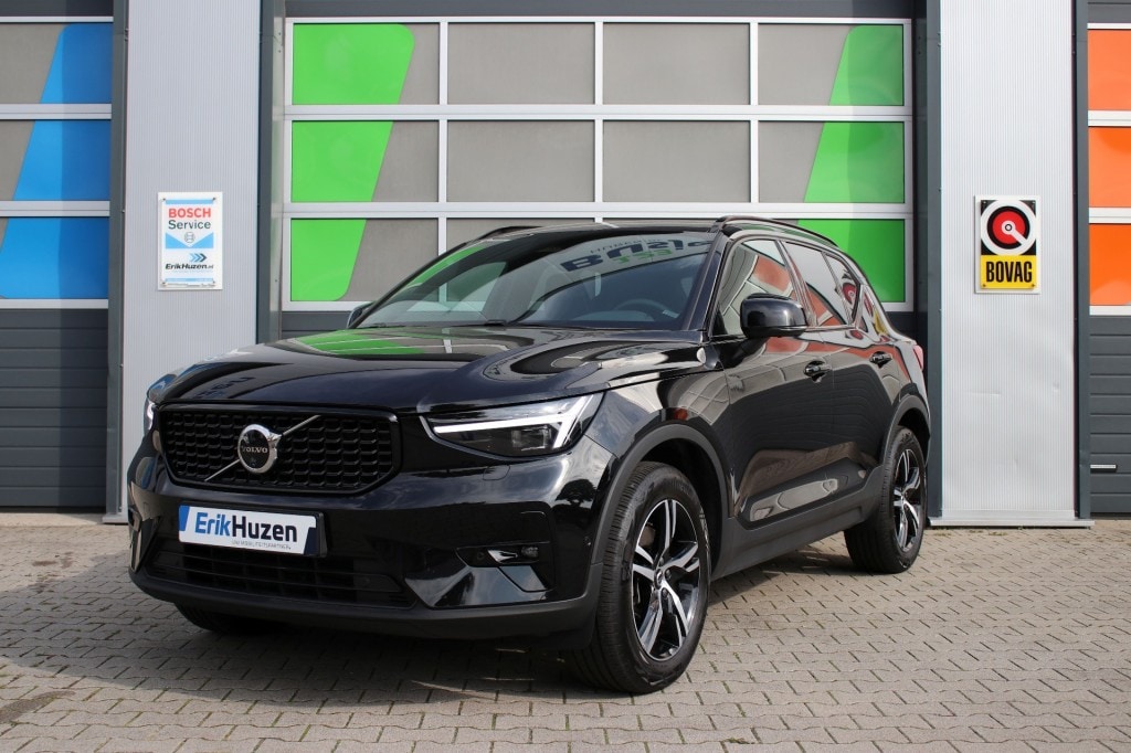 Volvo XC40 PLUS DARK 2WD