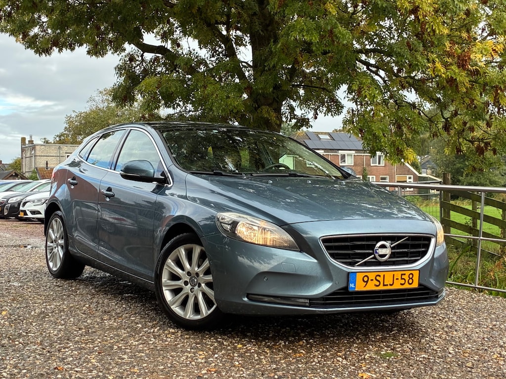 Volvo V40 1.6 D2 Momentum | Pano + Cruise + Clima Nu € 5.975,-!!!