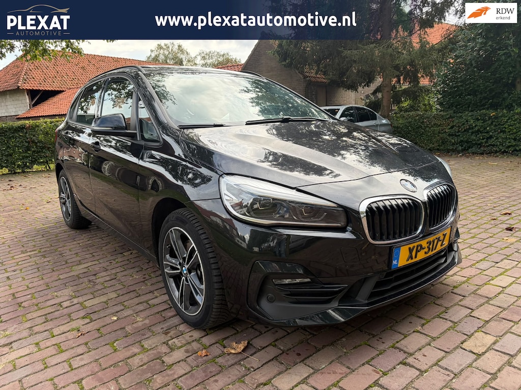 BMW 2-Serie Active Tourer 220i High Executive Aut. | Panorama | Full Led | Facelift | Sportstoelen | Stoelverwarming | Trekhaak |