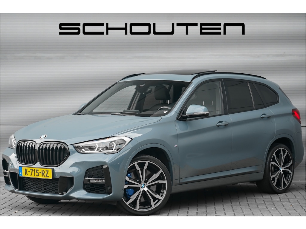 BMW X1 xDrive25i High Executive M-Sport Pano Trekhaak H/K Shadow Stuurverw 20"