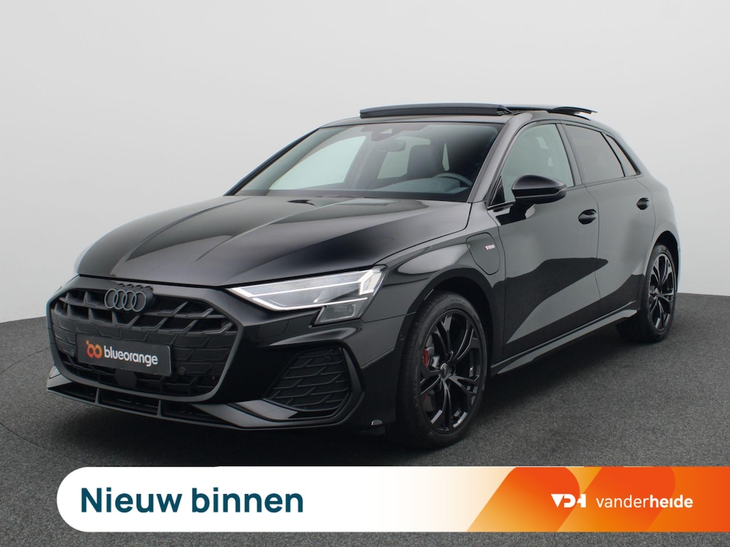 Audi A3 Sportback 45 TFSI e S edition Competition 272PK S-Tronic S-Line, Pano-Schuifdak, Memorystoel, Achteruitrijcamera, Matrix LED-verlichting, Leder, Elektr. Achterklep, Keyless, 18" LM Velgen