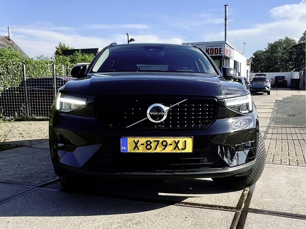 Volvo XC40 2.0 B4 Plus Dark
