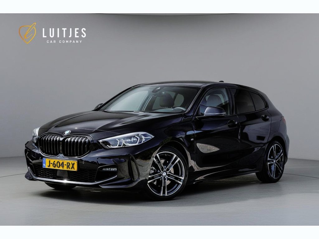 BMW 1-Serie 118i M-Sport NL-auto|Pano-dak|Leder|Camera|Carplay|Stoelverw.|1e-eig.|Dealeronderhouden