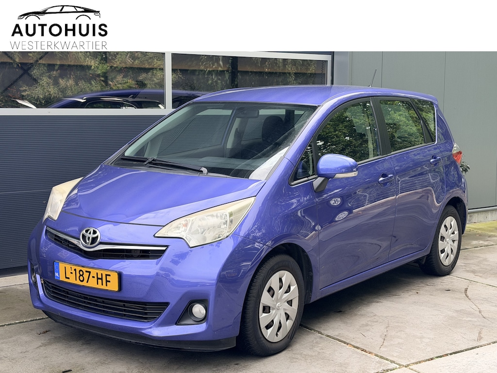 Toyota Verso-S 1.3 VVT-i 100pk H6 Comfort Plus Camera Trekhaak Airco All-Season banden