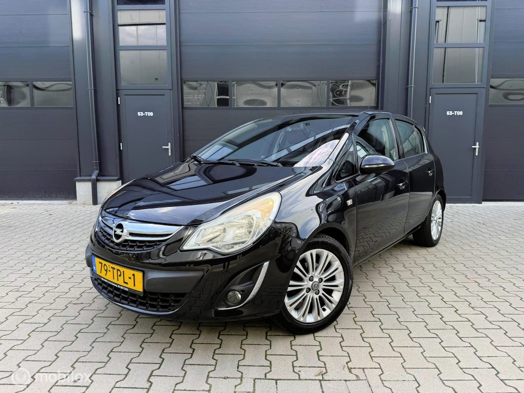 Opel Corsa 1.4-16V Cosmo NW APK Cruise C Parkeers Weinig KM