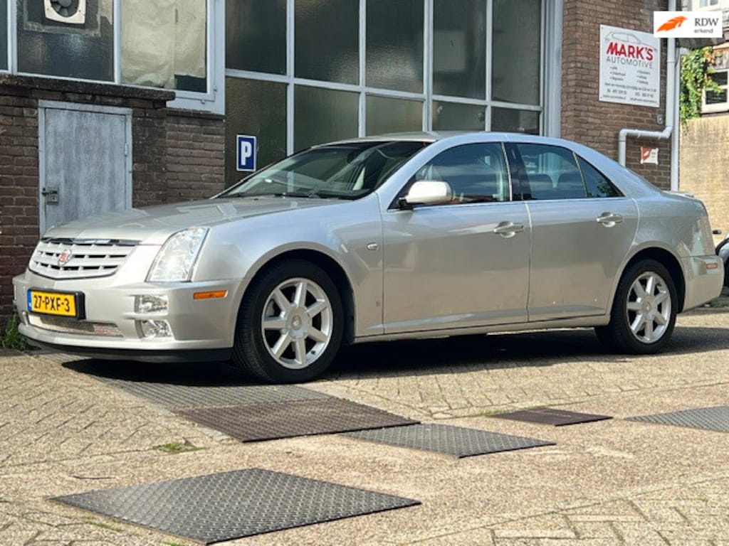 Cadillac STS 3.6 V6 Sport Luxury Zeer netjes en nieuwe APK