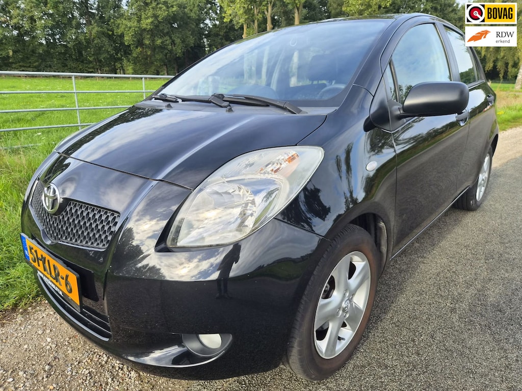 Toyota Yaris 1.3 VVTi Terra lichtmetalen velgen , airco