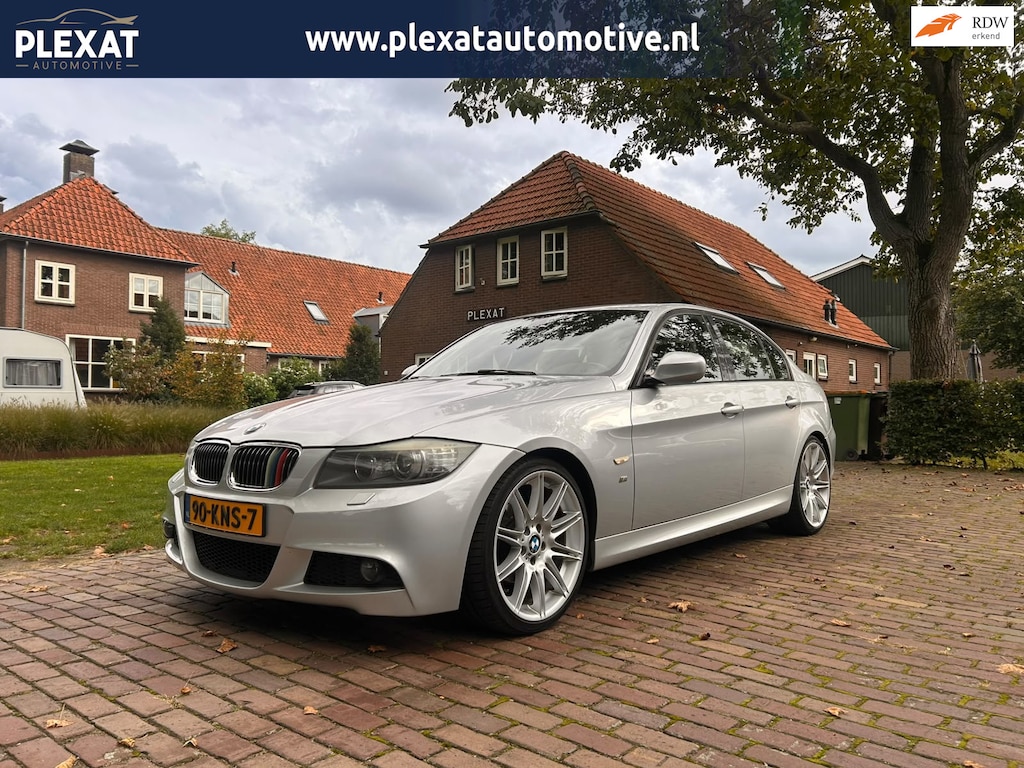 BMW 3-Serie 318i Business Line Sport Aut. | M-Pakket | Xenon | Historie | Sportstoelen | Alcantara | 18 Inch | Led Achterlichten |