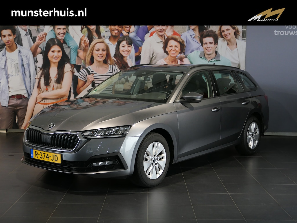 Skoda Octavia Combi 1.0 TSI Business Edition - Elektr kofferbakklep - Sensoren - Navi - Apple carplay/ Android auto!
