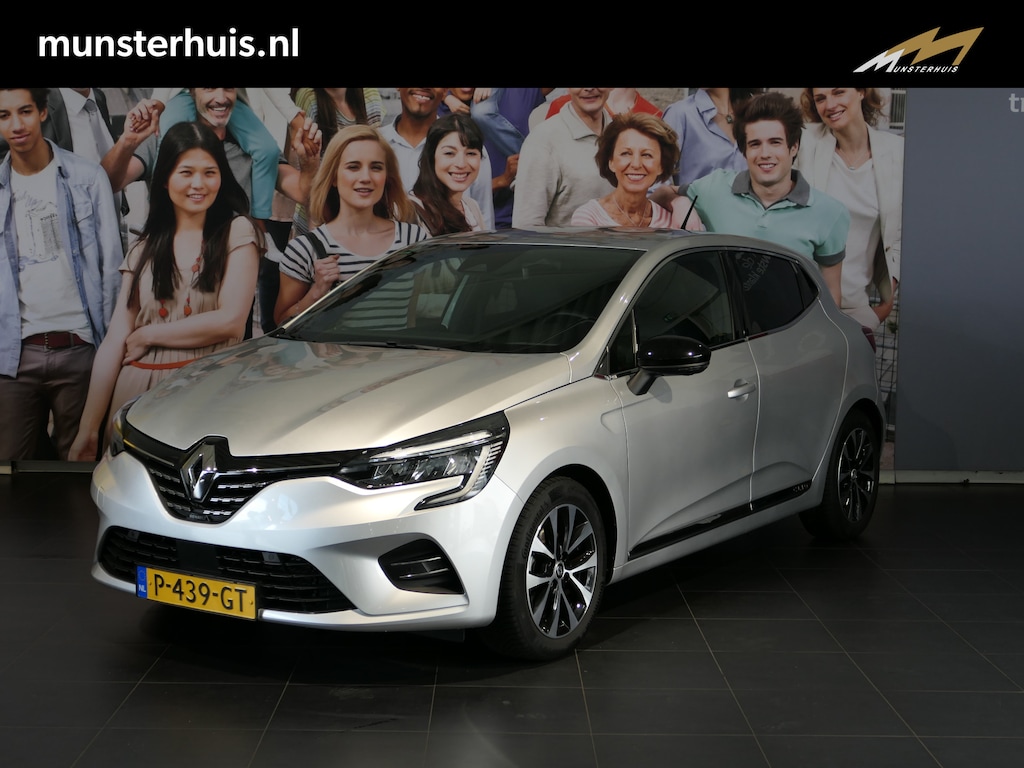 Renault Clio 1.6 E-Tech Hybrid 140 Intens - 360 camera - Navi - Sensoren - Armsteun voor
