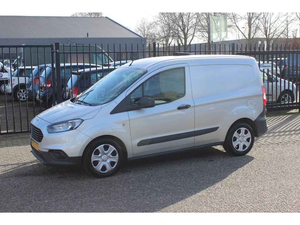 Ford Transit Courier 1.5 TDCI Trend Duratorq S&S, Navigatie, Airco!