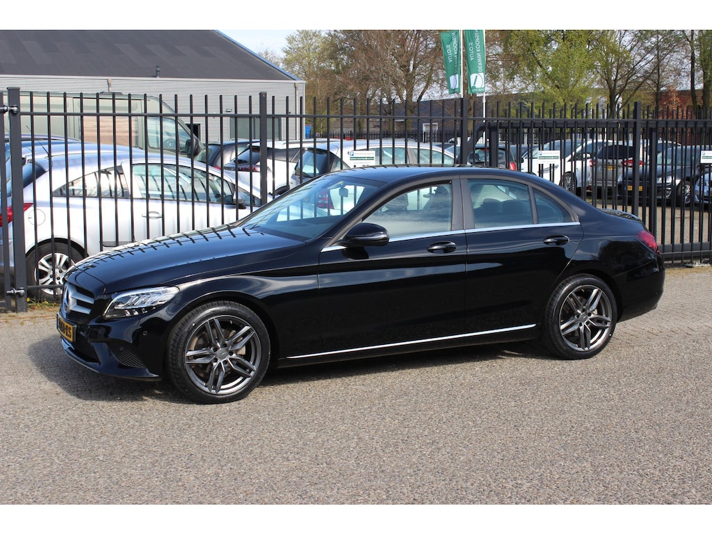 Mercedes-Benz C-klasse C180 Automaat, 18", trekhaak, digitaal dashboard!