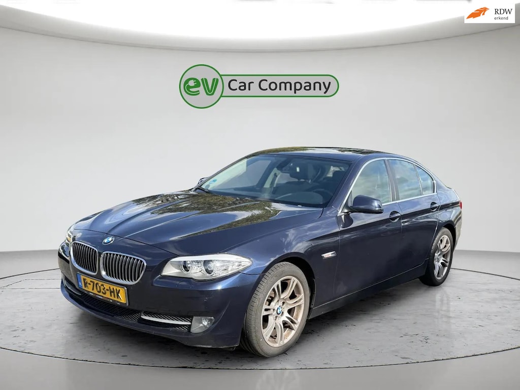 BMW 5-Serie 520i High Executive | Schuif- kanteldak | Automaat | Elektrische stoelen | Stoelverwarming | Parkeersens | Apk 07-2027