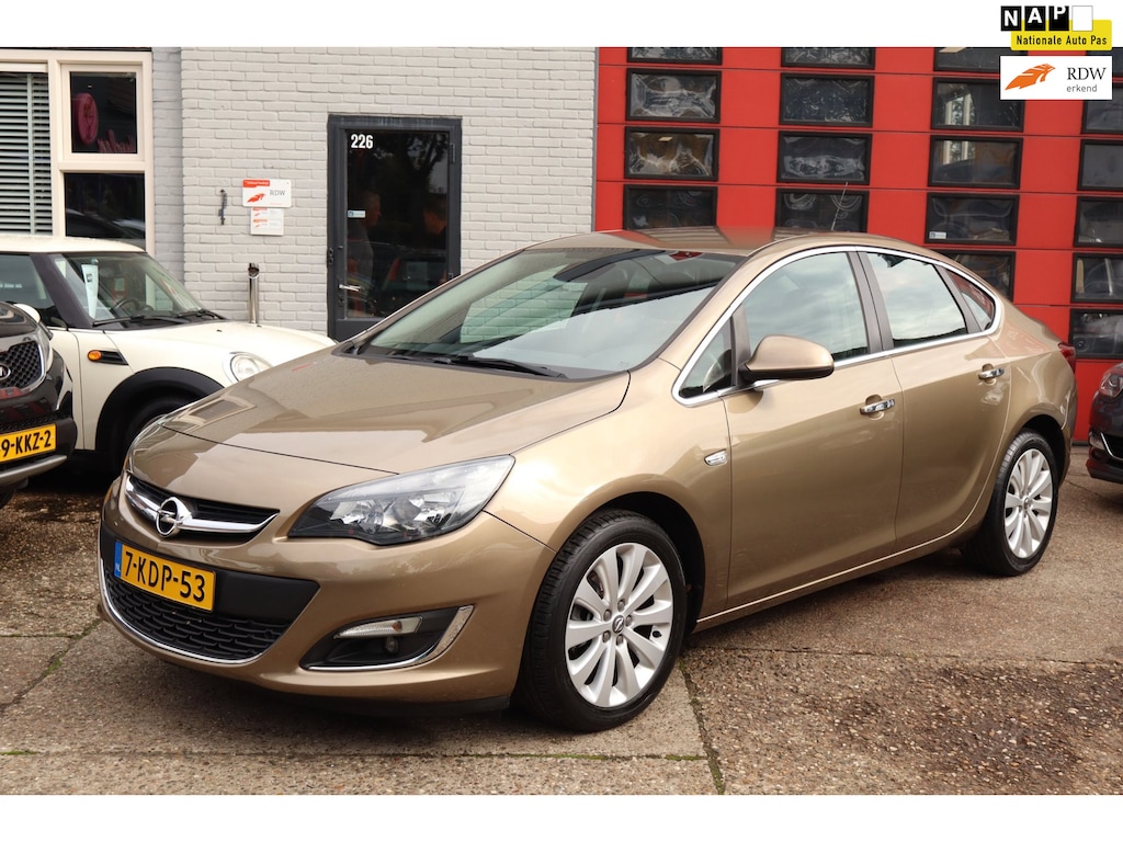 Opel Astra 1.4 Turbo Cosmo , 85.000 Km Nap .