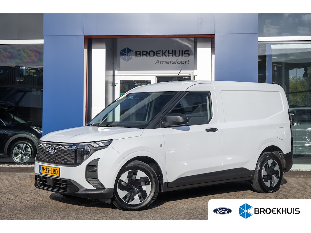 Ford E-Transit Cour. Trend 44 kWh | Trekhaak | Apple Carplay/Android Auto | Cruise control adaptief | Keyless | Electronic climate controle | Parkeersensor achter | Navigatiesysteem | Apple Carplay/Android Auto|telefoonintegratie premium | Buitenspiegels in afwijkende kleur | Cruise control adaptief met Stop&Go en stuurhulp