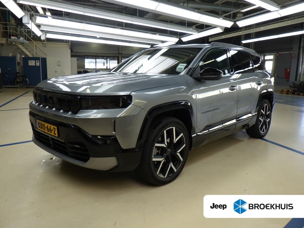 Jeep Compass First Edition 74 kWh Tot 8 Jaar Garantie! | Premium + Convenience Pack | Warmtepomp | Massage | Vol-Leder | Adaptive Cruise | Elektr. Achterklep |